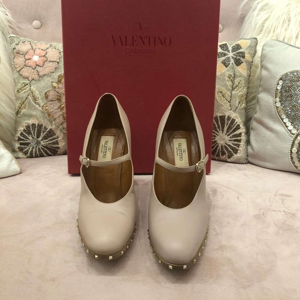 Valentino Nude RockStud Heels (Mary Jean)!Like NEW